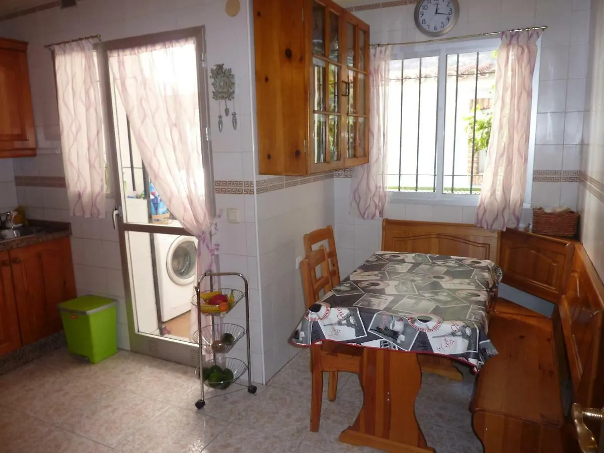 Chalet Adosado Con Piscina En La Cala Del Moral