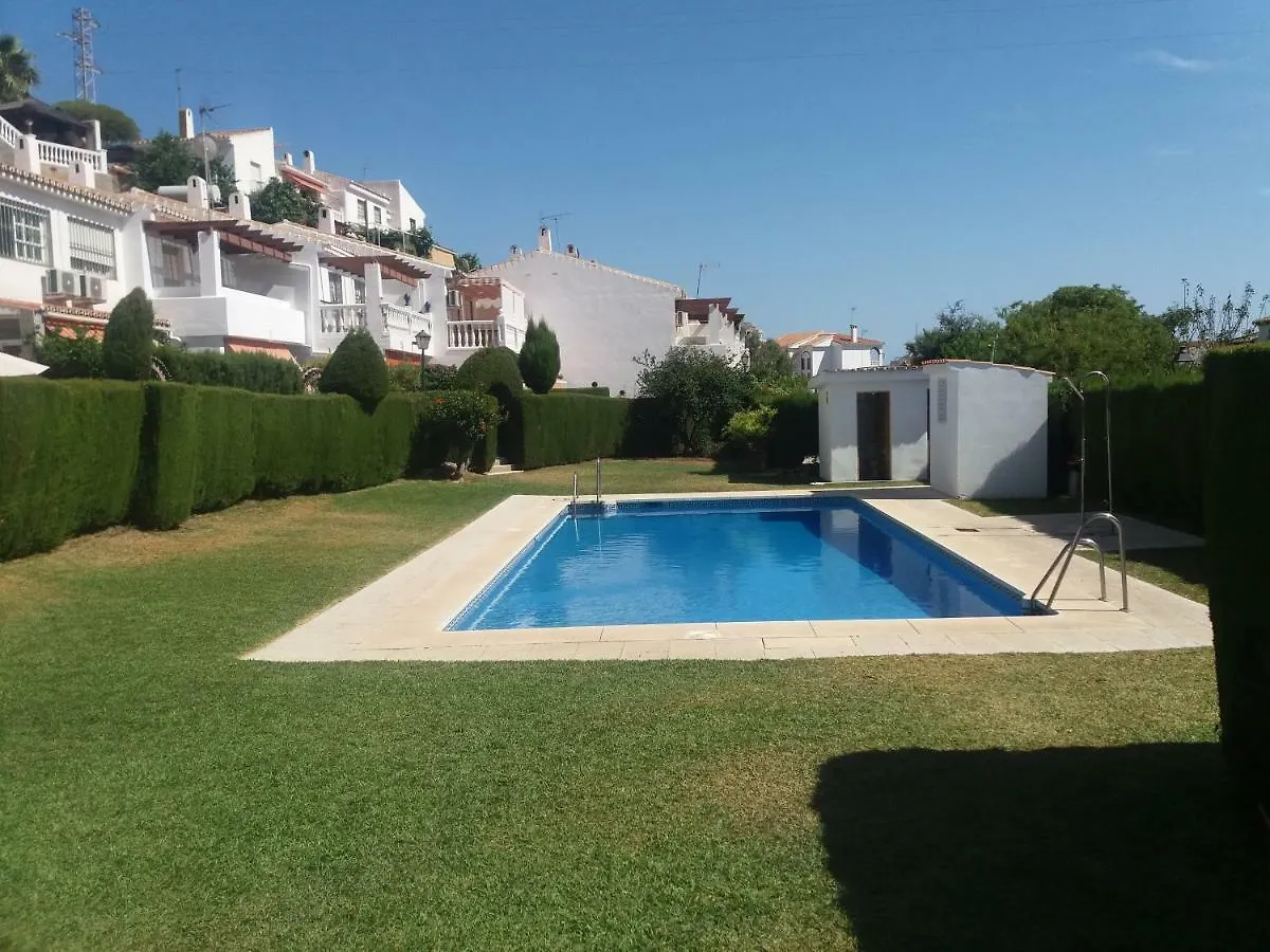 Chalet Adosado Con Piscina En La Cala Del Moral